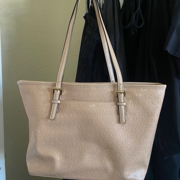 Authentic Michael Kors tots purse - Picture 5 of 13